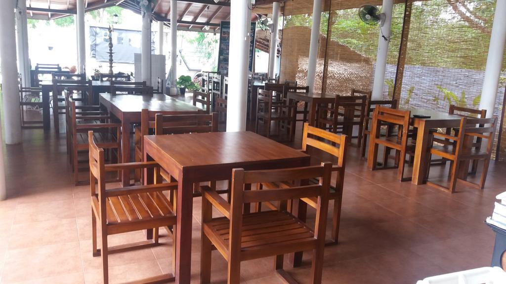 Sihilro Regency Hotel Udawalawe Exterior foto