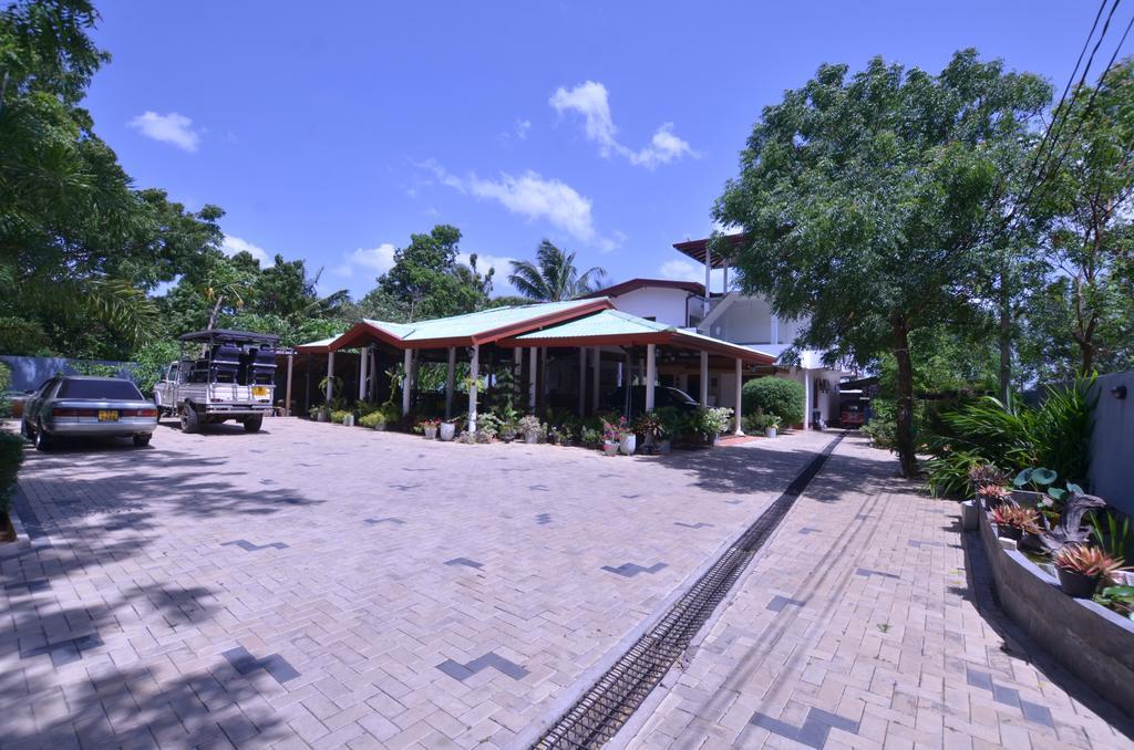 Sihilro Regency Hotel Udawalawe Exterior foto